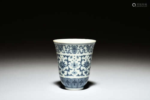 BLUE AND WHITE 'EIGHT TREASURES' WINE CUP