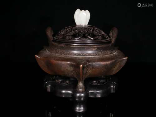 A Bronze Censer With Lotus Pattern