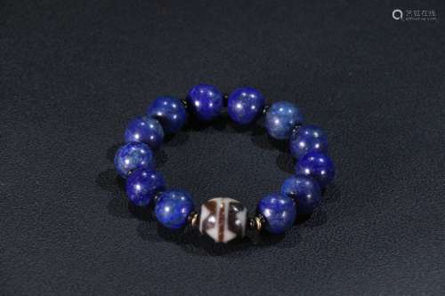 A Lapis Lazuli Dallow Dzi Bracelet