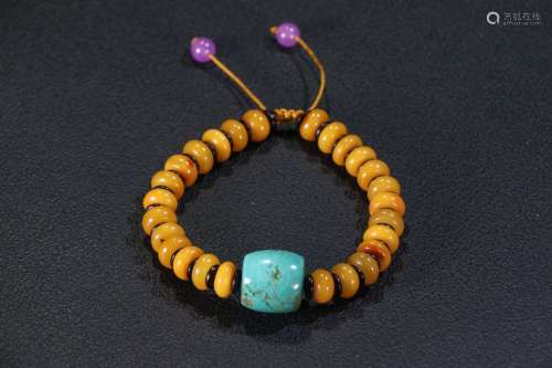 An Amber Turquoise Stone Bracelet
