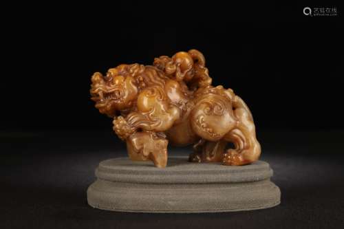 A Shoushan Stone Beast Carved Ornament