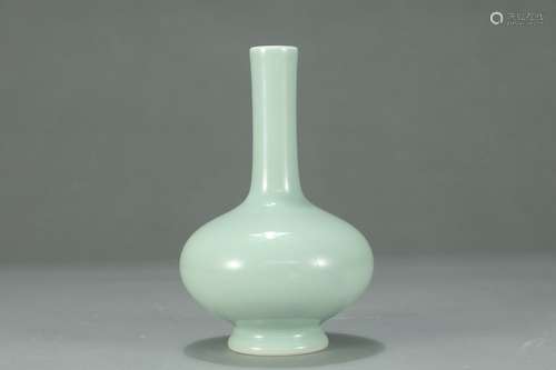 A Porcelain Daqing-Qianlong Mark Glaze Flask