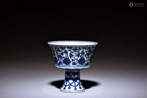 BLUE AND WHITE STEM CUP