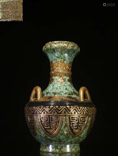 ARCHAIC STYLE AND GILT 'RITUAL VESSEL' VASE WITH HANDLES