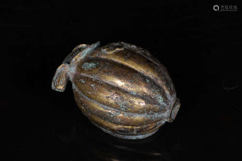 GILT BRONZE CAST AND CARVED 'MELON' BOX WITH COVER