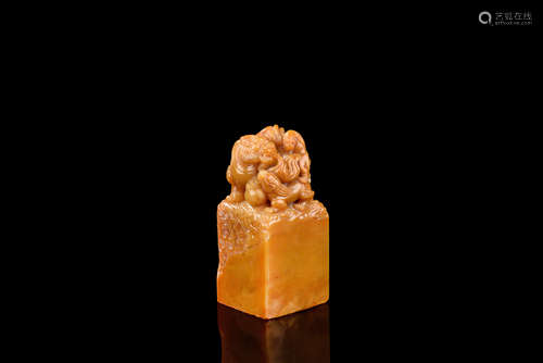 TIANHUANG SOAPSTONE CARVED 'MYTHICAL BEASTS' STAMP SEAL