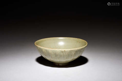 LONGQUAN 'FLOWER PETALS' BOWL