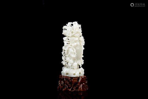 WHITE JADE RETICULATED FLOWERS VASE WITH LID