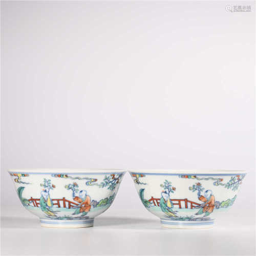 A pair of painting bowls in Yongzheng's famille rose baby opera in Qing Dynasty
