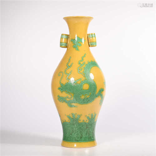 Qing Dynasty Qianlong yellow bottom green color dragon pattern olive bottle
