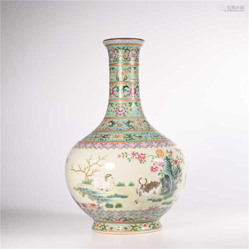 Qing Dynasty Jiaqing pastel flower pattern bottle