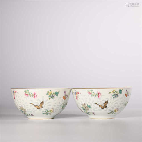 A pair of pink flower butterfly bowls in Qianlong of Qing Dynasty