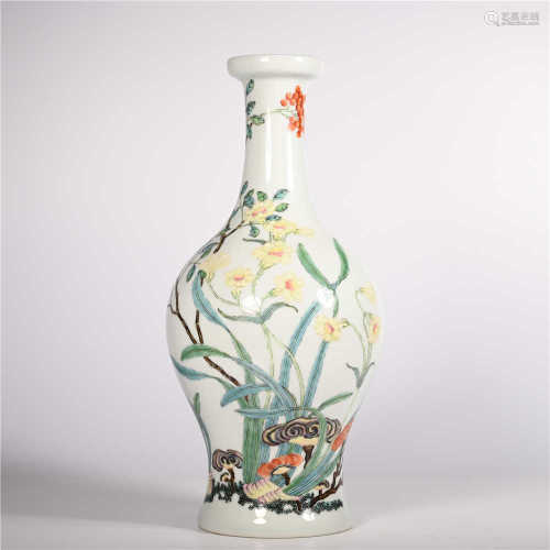 Qing Dynasty Yongzheng famille rose vase