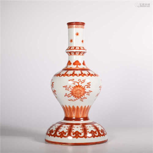 Qing Dynasty Qianlong red color manna bottle