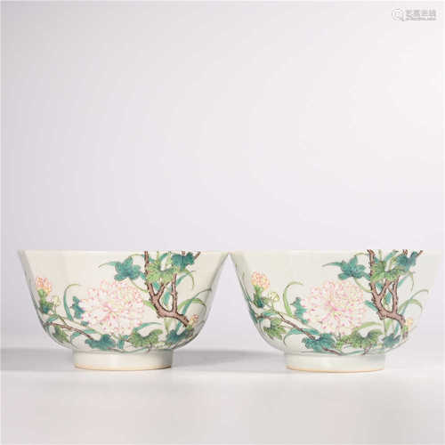 A pair of pink flower bowl in Qianlong of Qing Dynasty