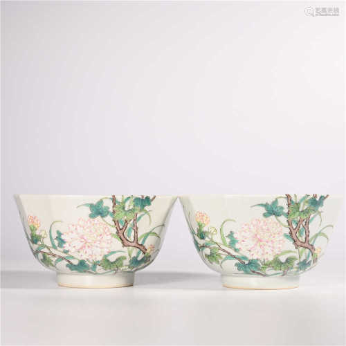 A pair of pink flower bowl in Qianlong of Qing Dynasty