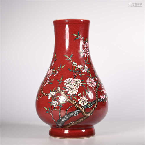Qing Dynasty Qianlong pastel flower pattern bottle