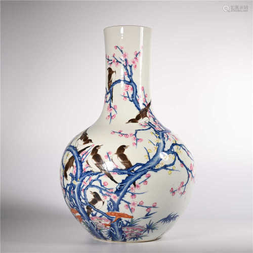Qing Dynasty Qianlong famille rose vase with flower and bird patterns