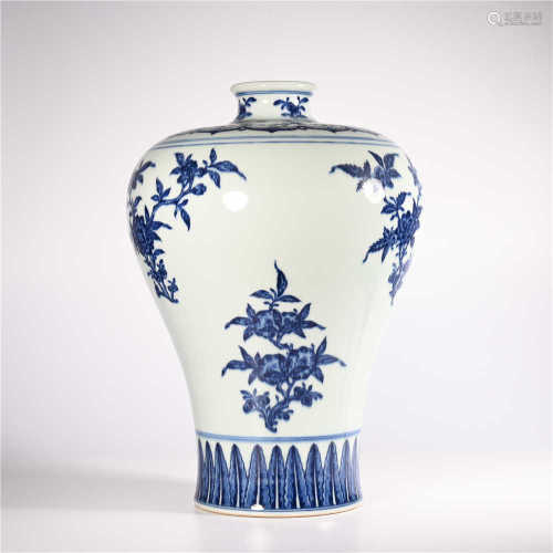 Qing Dynasty Yongzheng blue and white plum vase