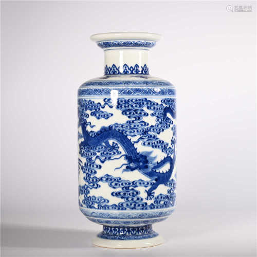 Qing Dynasty Yongzheng blue and white dragon and Phoenix vase