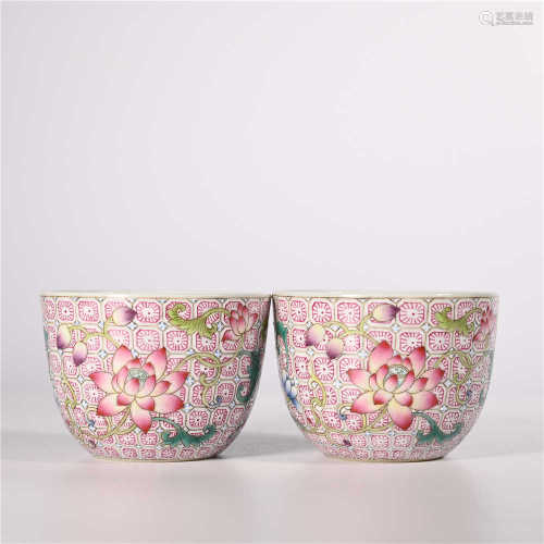A pair of pastel cups in Qianlong of Qing Dynasty