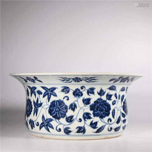 Yongle blue and white basin in Ming Dynasty
