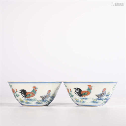 A pair of pastel chicken bowl cups in Yongzheng of Qing Dynasty