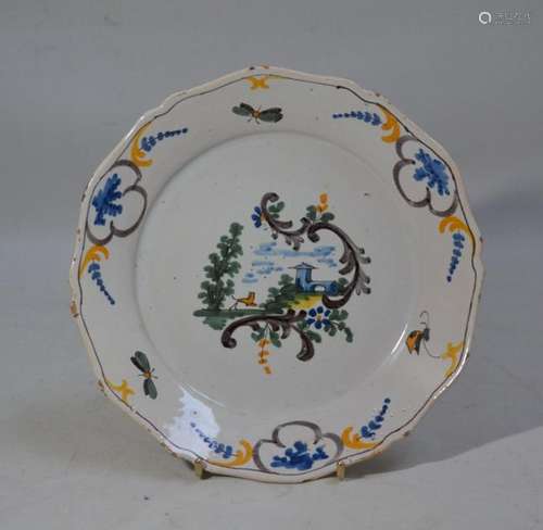 NEVERS Assiette ronde en faïence à décor polychrom…