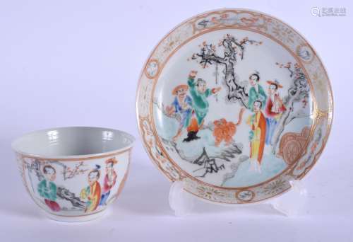 AN 18TH CENTURY CHINESE EXPORT FAMILLE ROSE TEABOWL AND SAUCER Qianlong, painted with figures in var