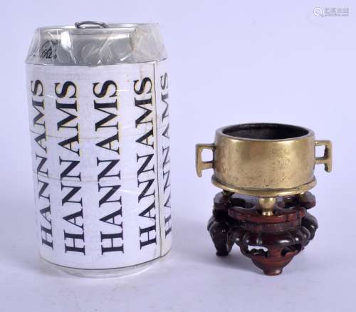 A RARE MINIATURE 18TH CENTURY CHINESE TWIN HANDLED BRONZE CENSER bearing Xuande marks to base, upon