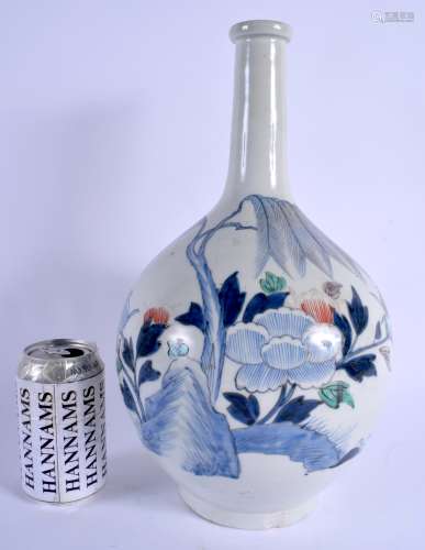 A LARGE 17TH/18TH CENTURY JAPANESE EDO PERIOD BOTTLE FORM VASE painted with bold floral sprays and v