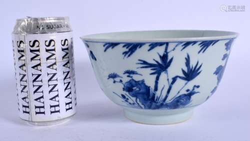 AN EARLY 18TH CENTURY CHINESE BLUE AND WHITE PORCELAIN BOWL Yongzheng, painted with hollow rock and