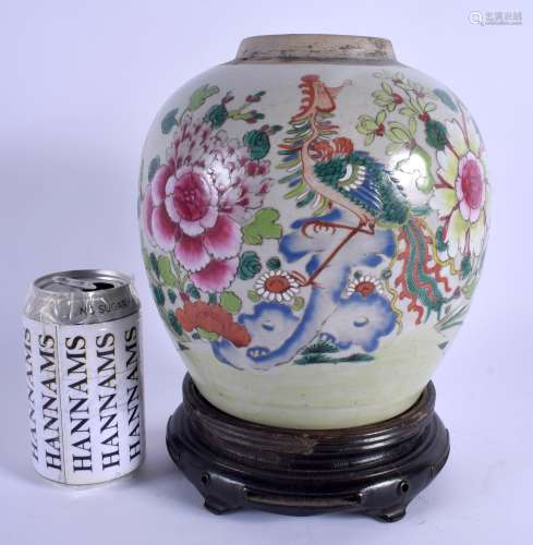 AN 18TH CENTURY CHINESE EXPORT FAMILLE ROSE PORCELAIN GINGER JAR Qing, enamelled with phoenix birds.