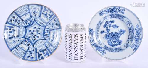 TWO 17TH/18TH CENTURY CHINESE BLUE AND WHITE PORCELAIN DISHES Kangxi/Yongzheng, painted with flowers