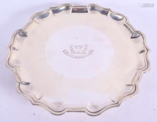 AN ANTIQUE SILVER SALVER. London 1913. 325 grams. 20 cm wide.