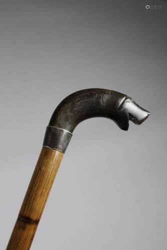 A HORN HANDLED WALKING CANE C.1900 carved in the f…