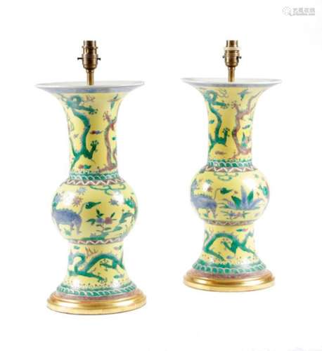 A PAIR OF CHINESE STYLE PORCELAIN VASE TABLE LAMPS…