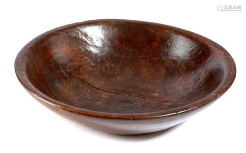 A TREEN STAINED SYCAMORE DAIRY BOWL 19TH CENTURY t…