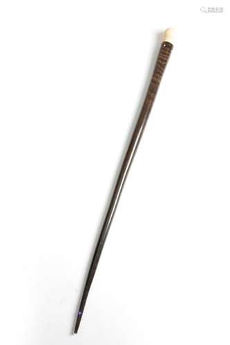 Λ AN ORYX HORN WALKING CANE C.1900 with an ivory b…