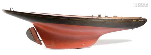 A CARVED AND PAINTED WOOD POND YACHT EARLY 20TH CE…