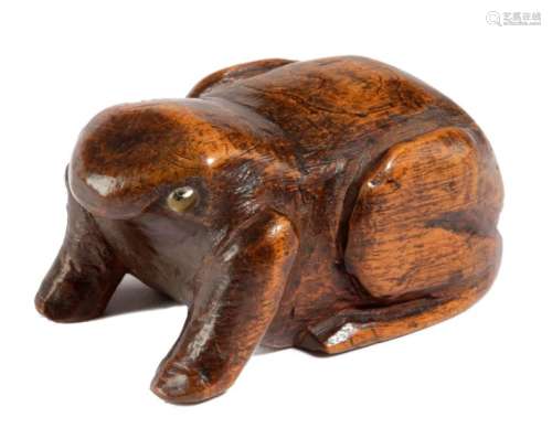 A TREEN FROG SNUFF BOX MID 19TH CENTURY with glass…