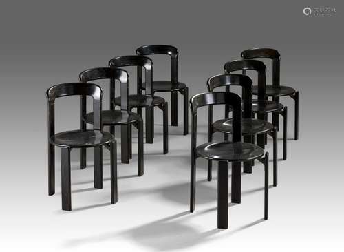 Bruno REY (1935) Suite de 8 chaises en bois massif…