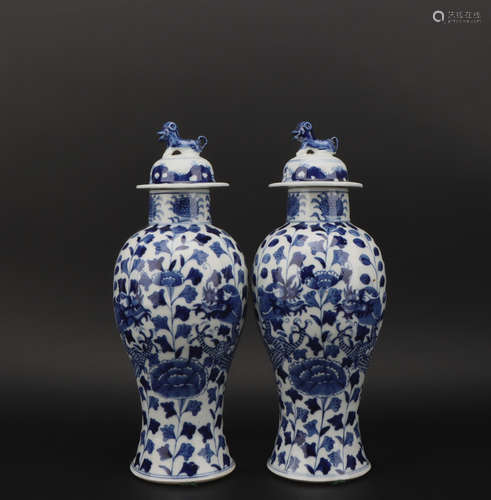 A pair of blue and white 'dragon' vase