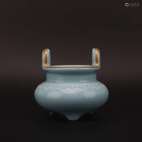 A celadon-glazed censer