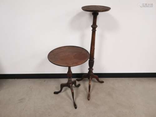 A Georgian mahogany circular occasional table, 46cm x 64cm, together with a jardinière stand of