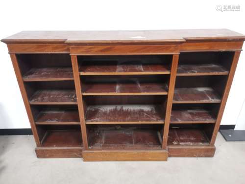 A mahogany breakfront bookcase with inlaid decoration, 182cm x 122cm x 40cm