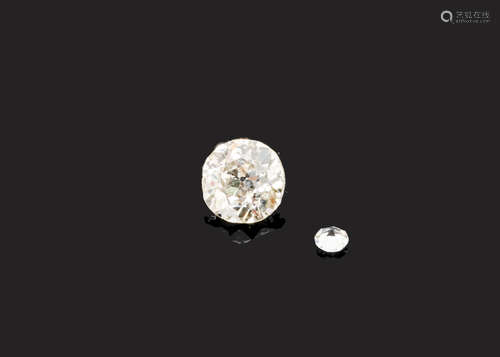 Two loose diamonds, comprising one diamond chip and one old cut diamond measuring 0.49cts