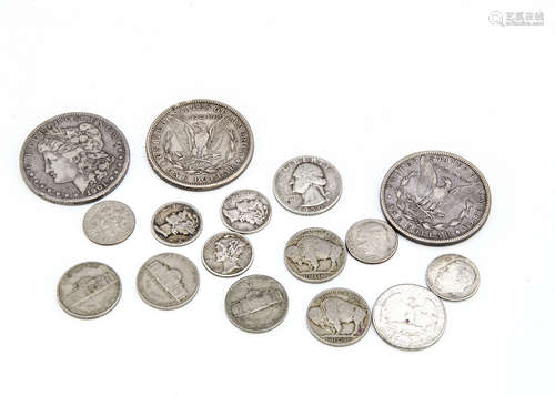 Three US dollars, 1882, 1901, both F, and a 1921, F-VF, together with thirteen smaller US coins (16)