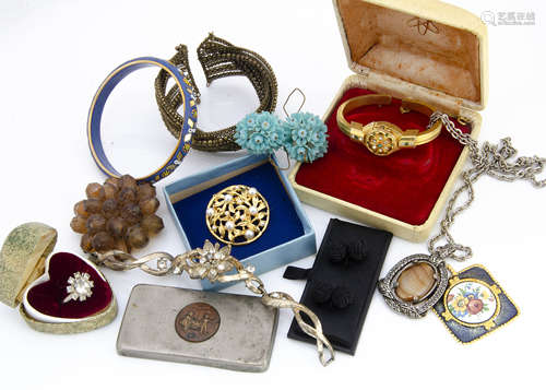 A collection of costume jewellery, including a miracle paste set pendant and chain, various