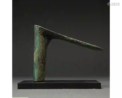 BRONZE AGE BATTLE AXE